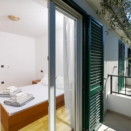 Rubin Apartment Zastrazisce