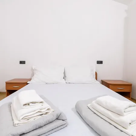 Rubin Apartment *