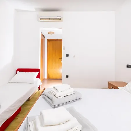 Rubin Apartment Zastrazisce