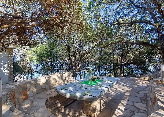 Rubin * Zastražišće