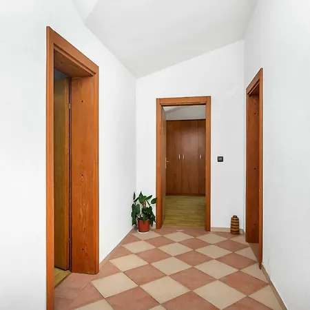 Rubin * Zastražišće